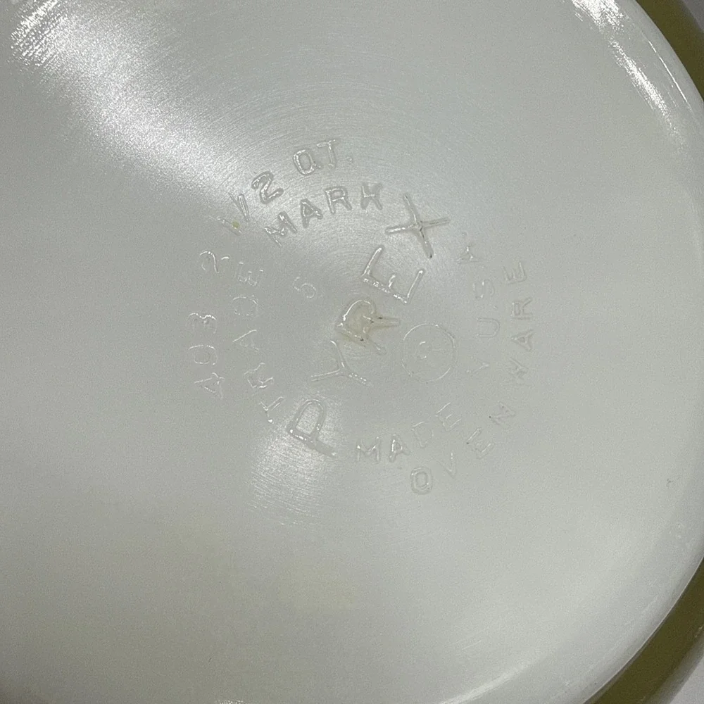 Vintage Pyrex Avocado Green 403 Mixing Bowl 2.5 QT